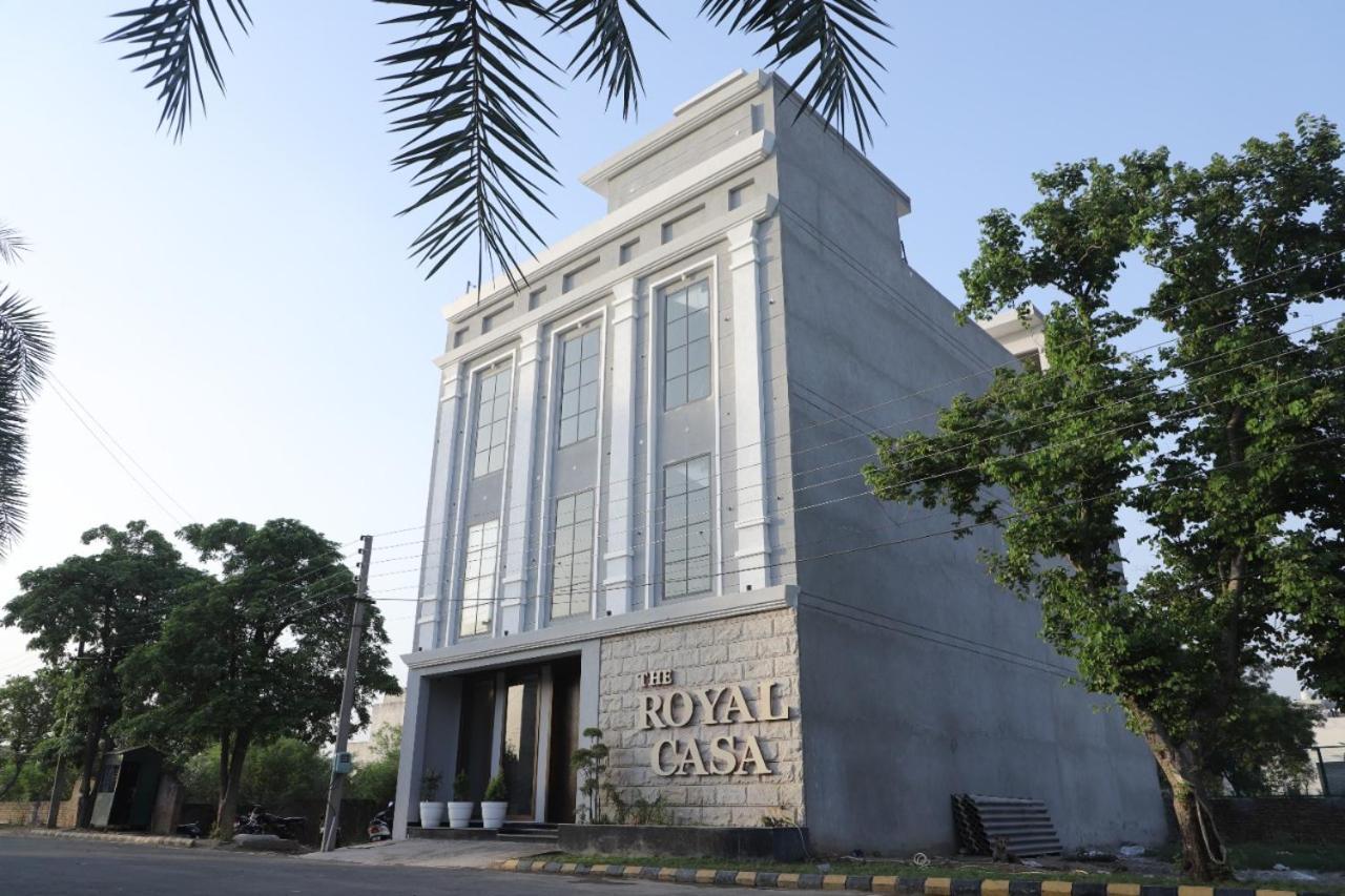 Hôtel The Royal Casa à Ludhiana Extérieur photo