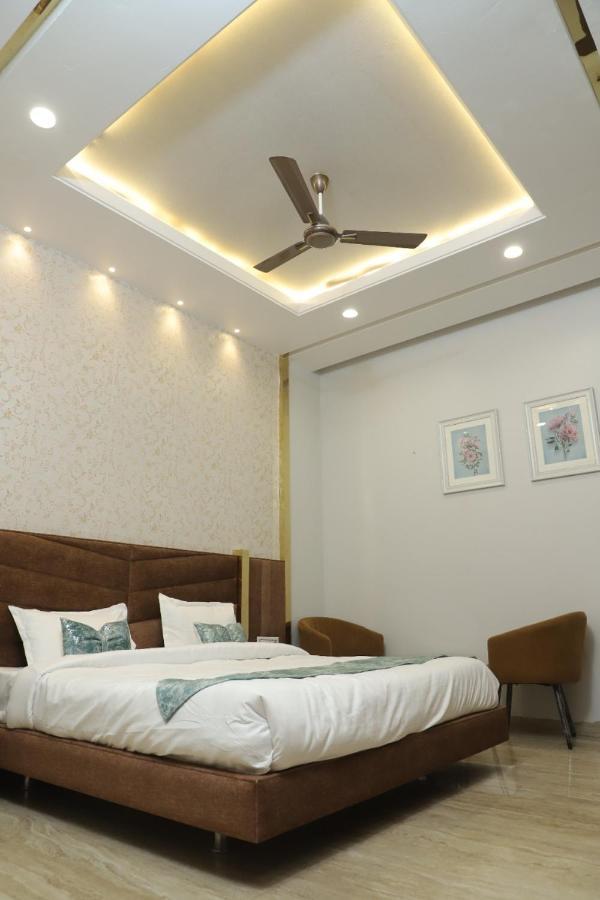 Hôtel The Royal Casa à Ludhiana Extérieur photo