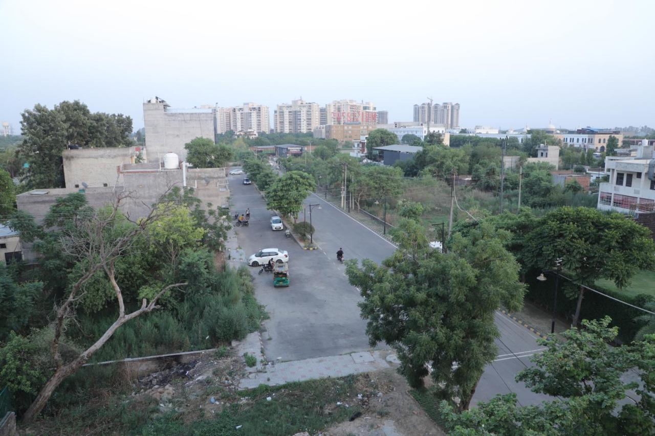 Hôtel The Royal Casa à Ludhiana Extérieur photo